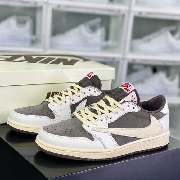 Travis Scott Air Jordan 1 Low low top brown and white sneakers